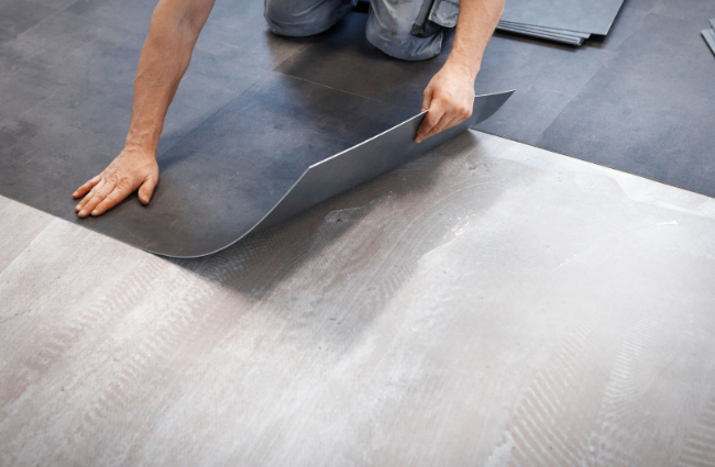 Rolo de piso vinílico em manta: uma solução prática para sua decoração 